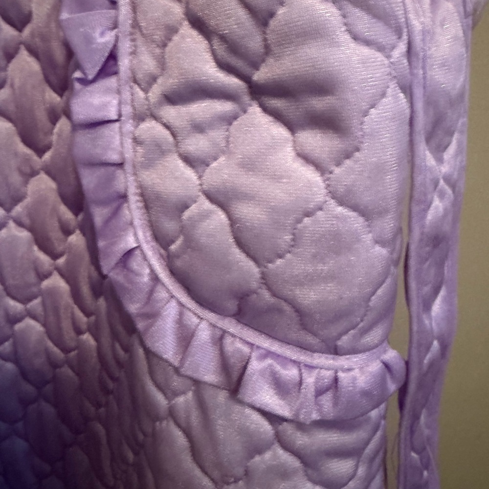 Vintage The Chaus Woman Violet Robe with ruffle details pockets original belt M - Picture 4 of 8